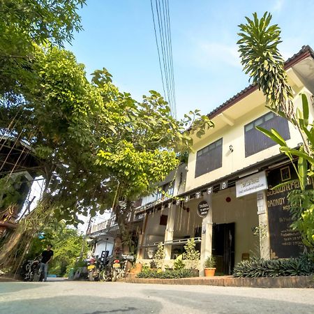 Y Not Laos Hostel Λουάνγκ Πραμπάνγκ Εξωτερικό φωτογραφία